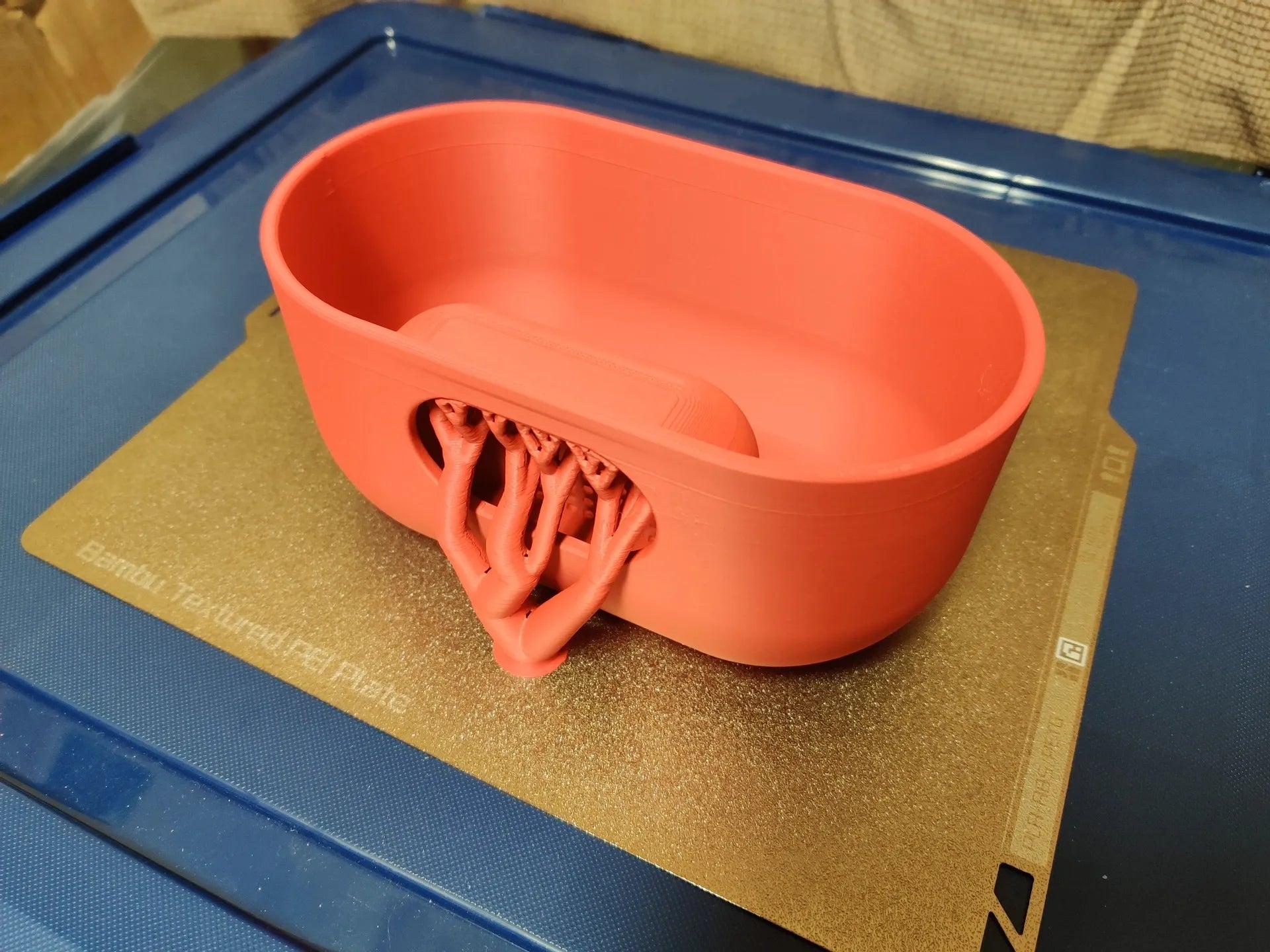 Jardinière auto-arrosante au design élégant