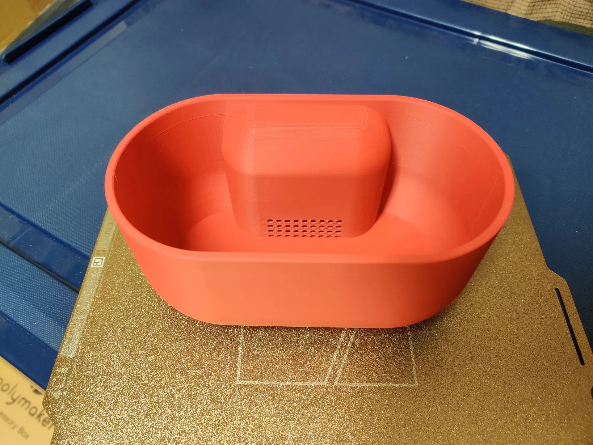 Jardinière auto-arrosante au design élégant