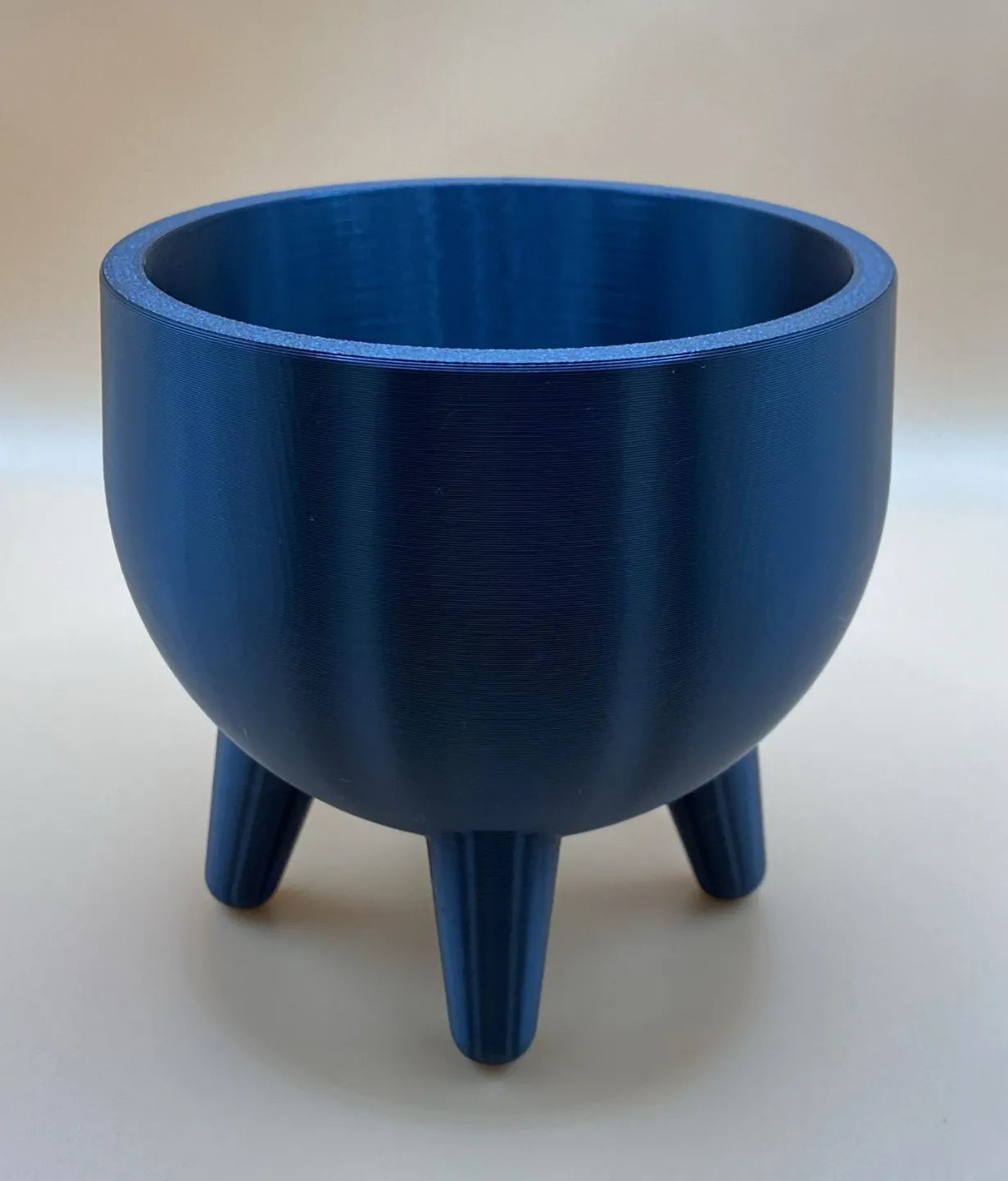 Pot de plante mi-siècle design avec pieds