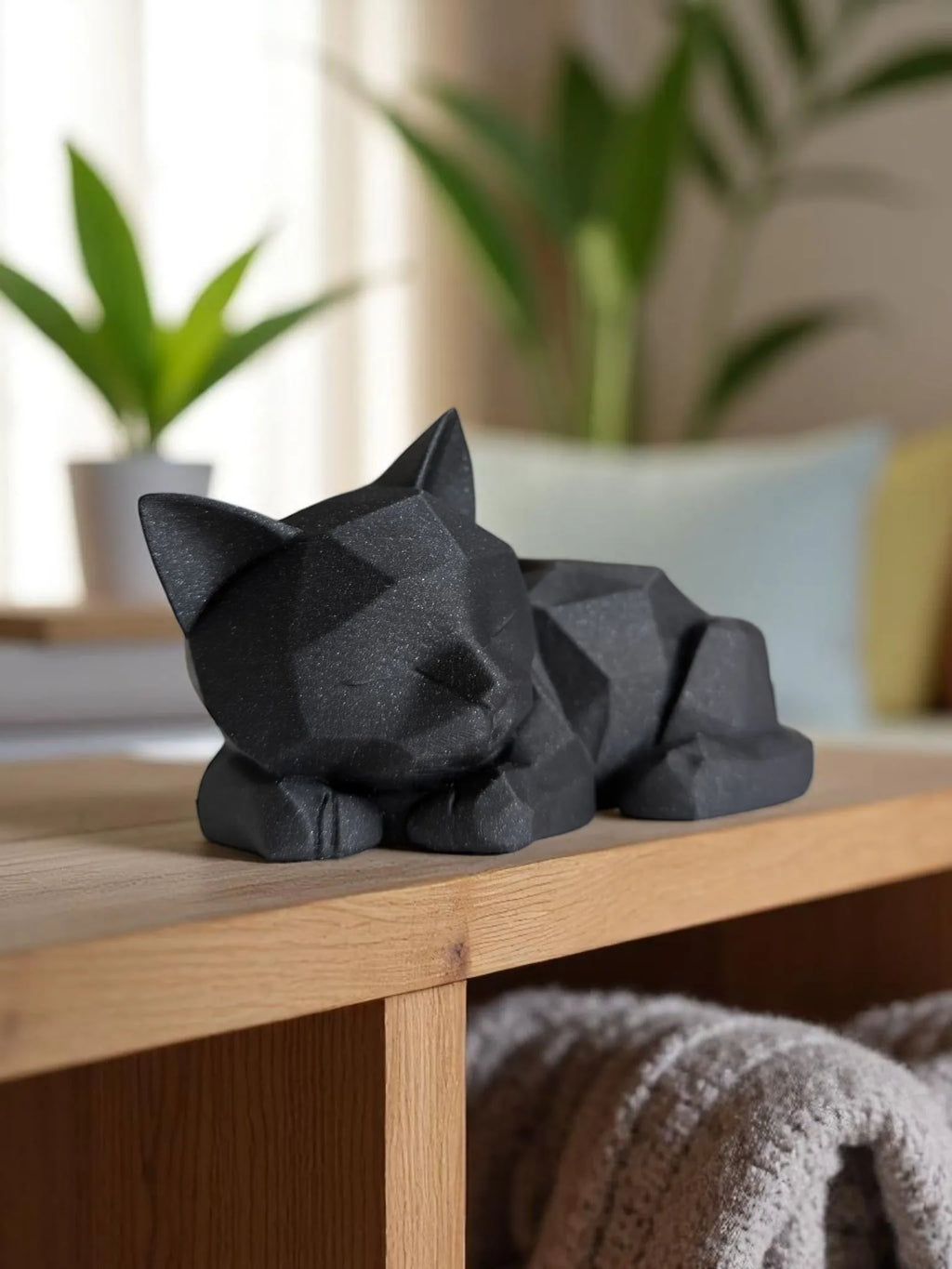 Adorable Chaton Polygonal Endormi