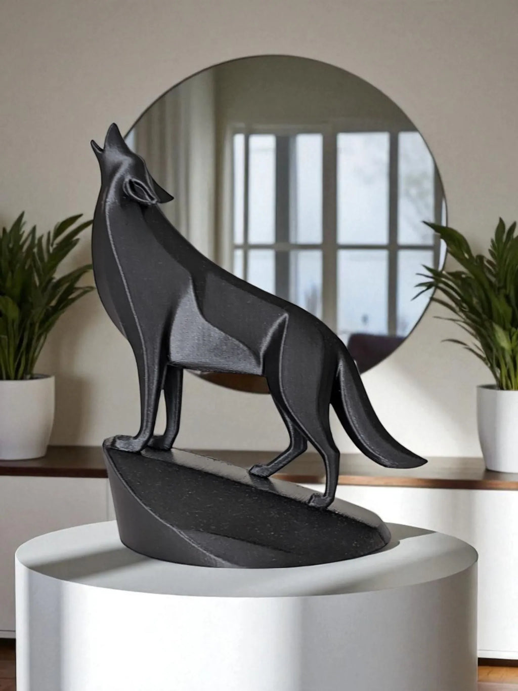 Loup hurlant Épurée unique sur piédestal