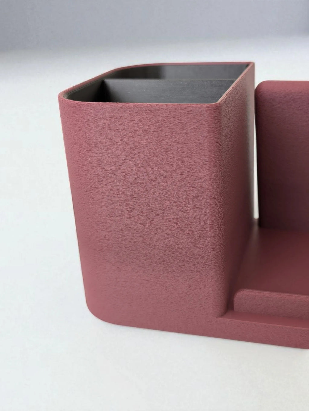 Organisateur de bureau avec support de téléphone intégré