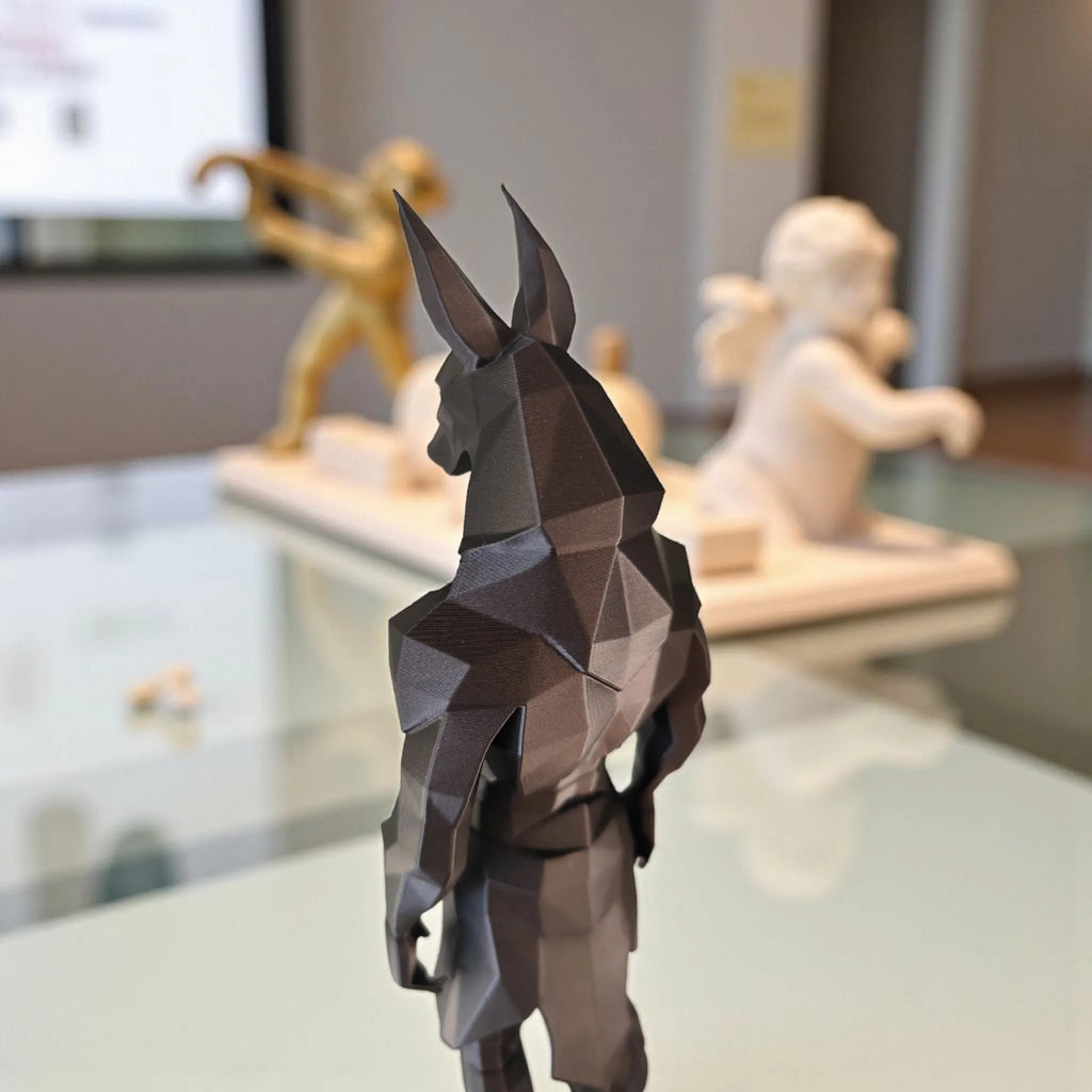 Statue d'Anubis Géométrique Épurée