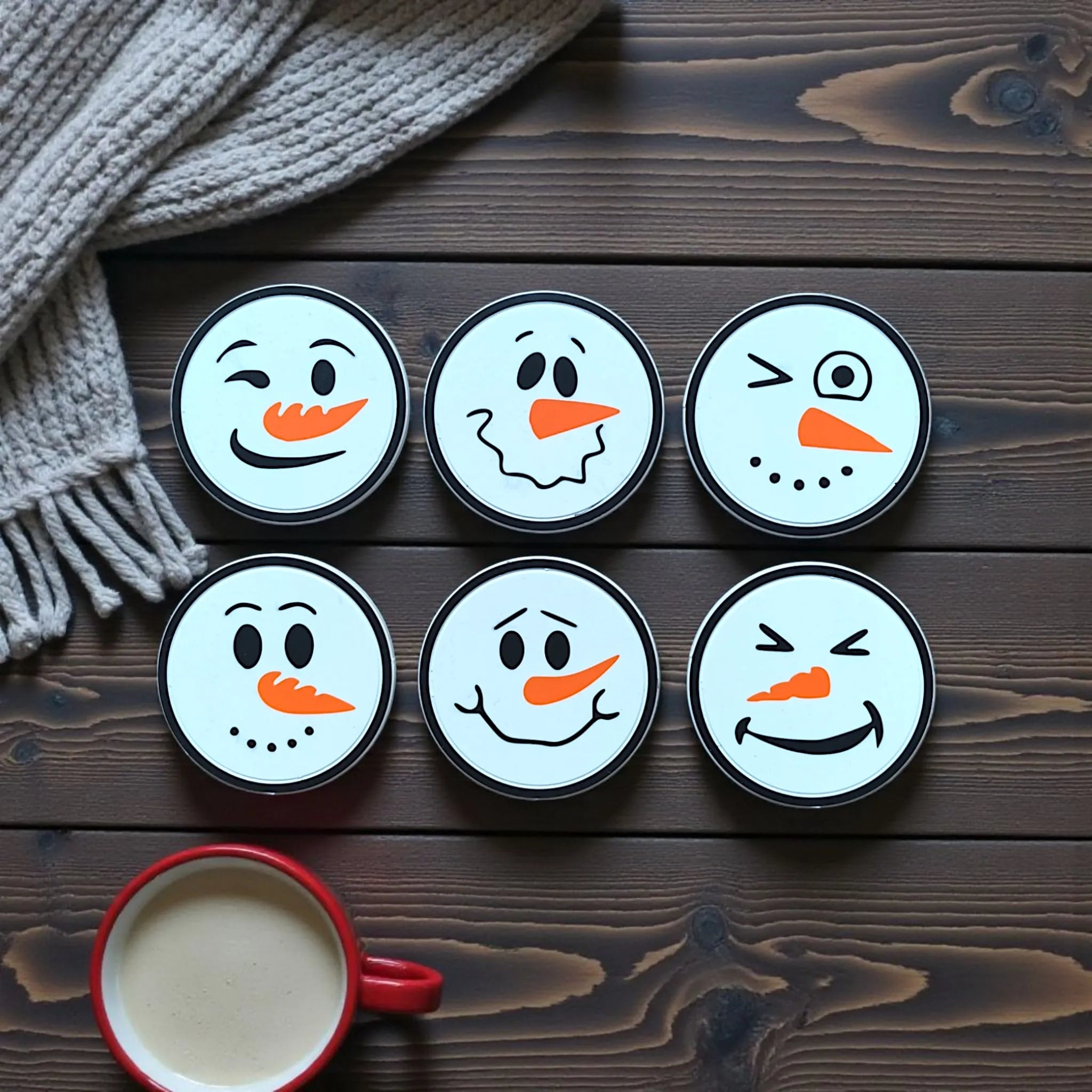 Sous-verres bonshommes de neige amusants avec support (six visages)